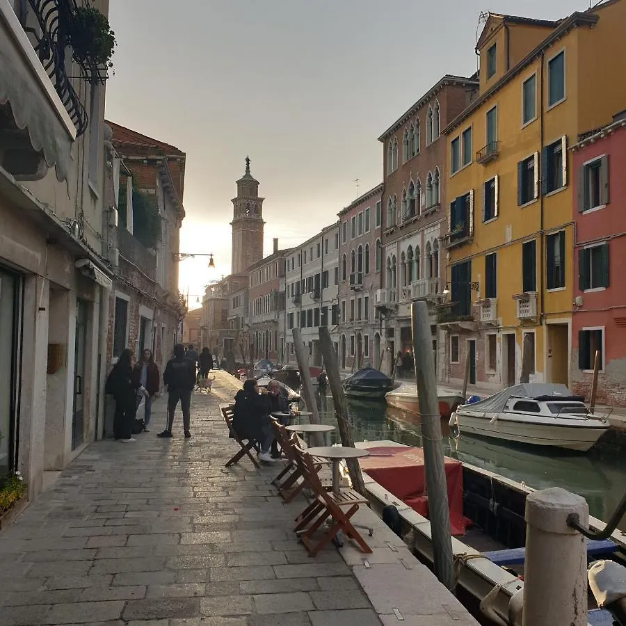 Central Lovely Typical Rooms Rialto Venezia Affittacamere